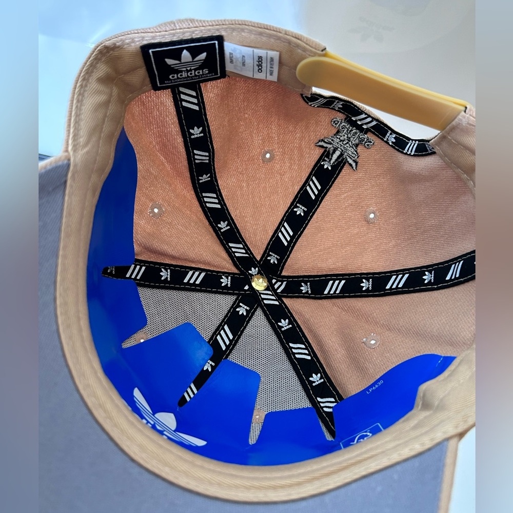 NWT Adidas Originals Icon Pre-Curve Snapback Hat - Picture 2 of 5